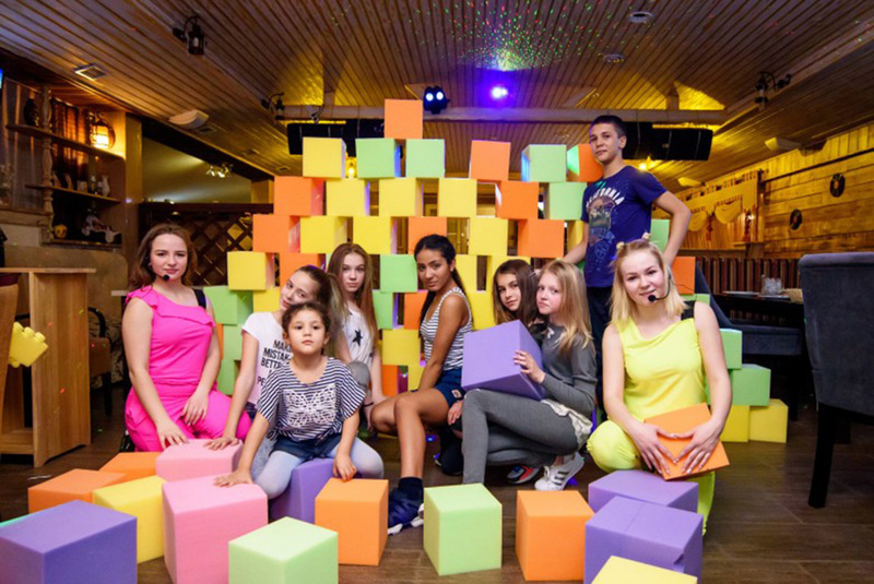 Поролон-шоу на «Старосмоленском»